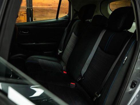 Used 2025 Nissan Leaf S image 10