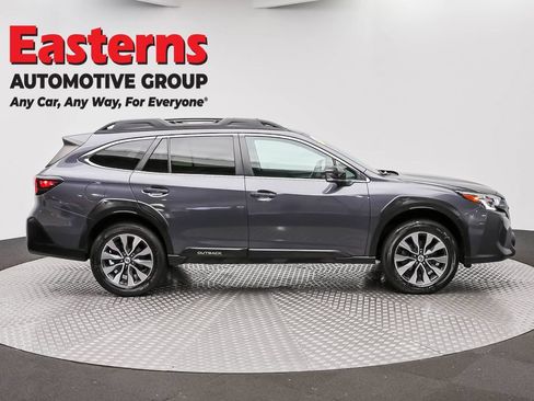Used 2023 Subaru Outback Limited AWD/4WD image 4