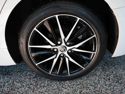 Used 2024 Toyota Camry SE image 28