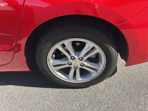 Used 2018 Chevrolet Cruze LT FWD image 9