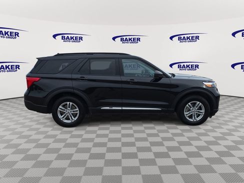 Used 2022 Ford Explorer XLT w/ Equipment Group 202A AWD/4WD image 4