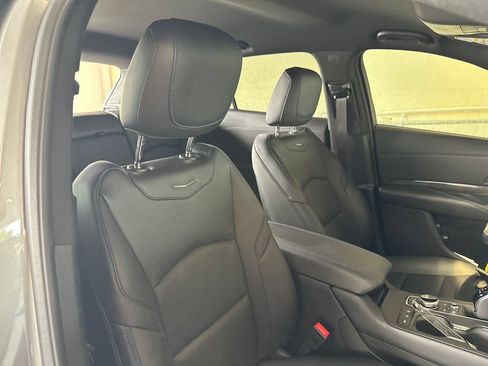 Certified 2025 Cadillac XT4 Sport FWD image 39