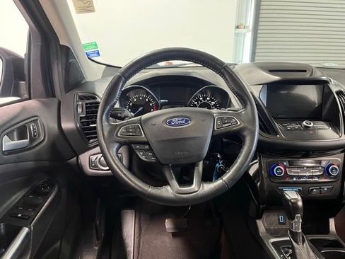 Used 2018 Ford Escape SE w/ SE Sport Appearance Package image 21