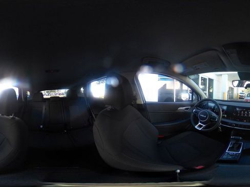 Used 2025 Kia Sportage LX image 42