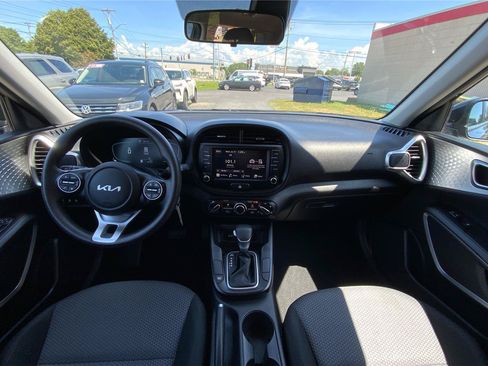 Used 2023 Kia Soul LX w/ Option Group 015 FWD image 30