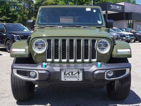 Used 2022 Jeep Wrangler Unlimited Sahara w/ Cold Weather Group AWD/4WD image 10