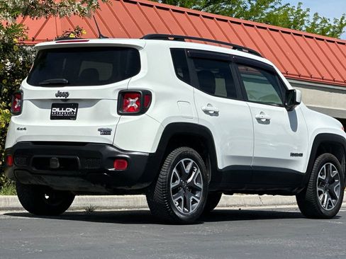 Used 2017 Jeep Renegade Latitude AWD/4WD image 4
