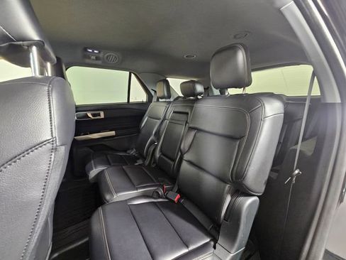 Used 2021 Ford Explorer XLT w/ Equipment Group 202A image 20