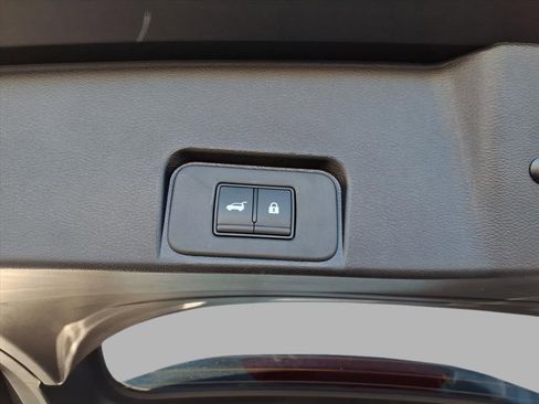 Certified 2025 Nissan Rogue SV image 6