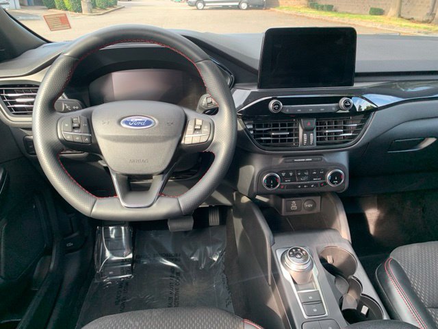 Used 2025 Ford Escape ST-Line Select AWD/4WD image 14