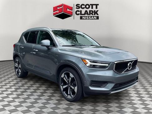 Used 2019 Volvo XC40 T5 Momentum AWD/4WD image 1