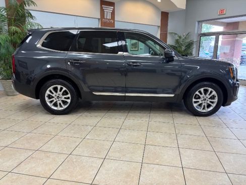 Used 2020 Kia Telluride LX AWD/4WD image 6