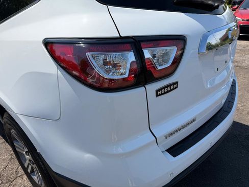 Used 2017 Chevrolet Traverse LT FWD image 11