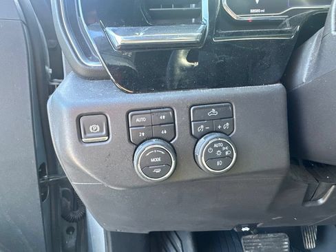 Used 2024 Chevrolet Silverado 1500 LT Trail Boss w/ Convenience Package II AWD/4WD image 17