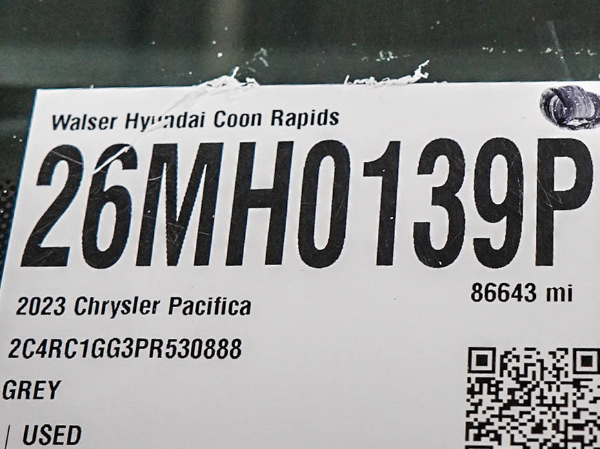 Used 2023 Chrysler Pacifica Limited FWD image 33