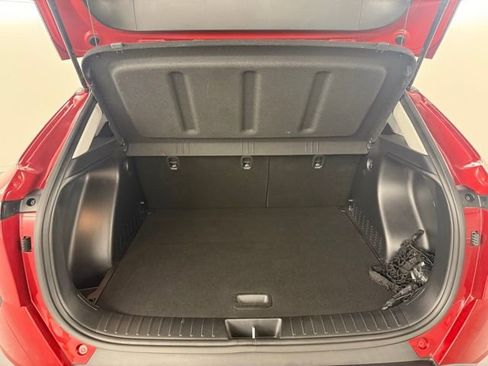 Certified 2025 Hyundai Kona SEL image 32