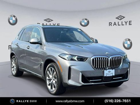 Used 2024 BMW X5 xDrive40i w/ Parking Assistance Package AWD/4WD image 1