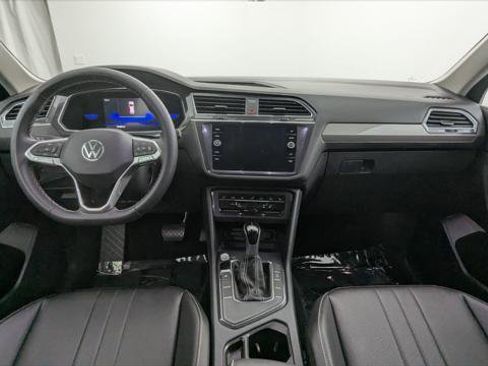 Used 2023 Volkswagen Tiguan SE FWD image 24