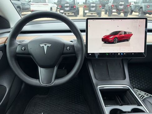 Used 2022 Tesla Model 3 image 13