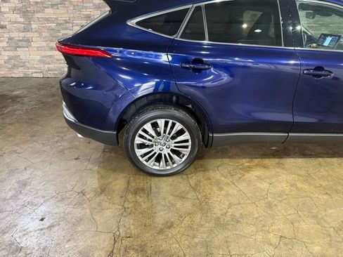Used 2021 Toyota Venza Limited w/ Advanced Technology Package AWD/4WD image 5