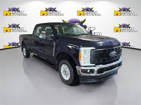 Used 2023 Ford F250 XL w/ XL Chrome Package image 3
