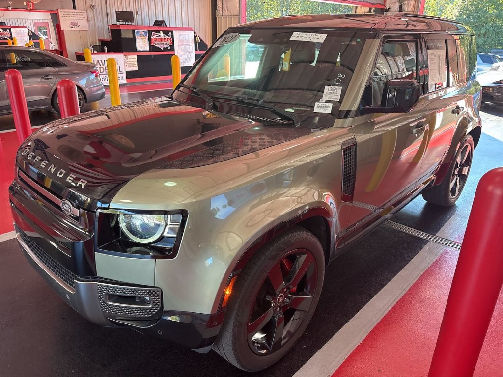 Used 2021 Land Rover Defender 110 X AWD/4WD image 2