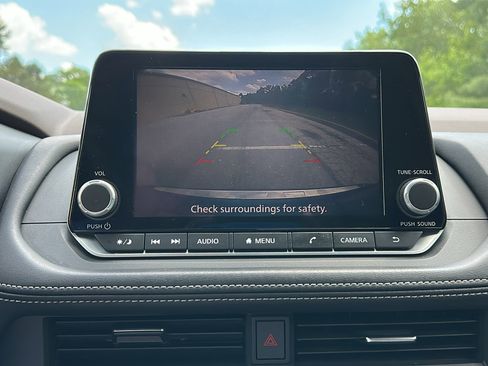 Certified 2023 Nissan Rogue SV image 18