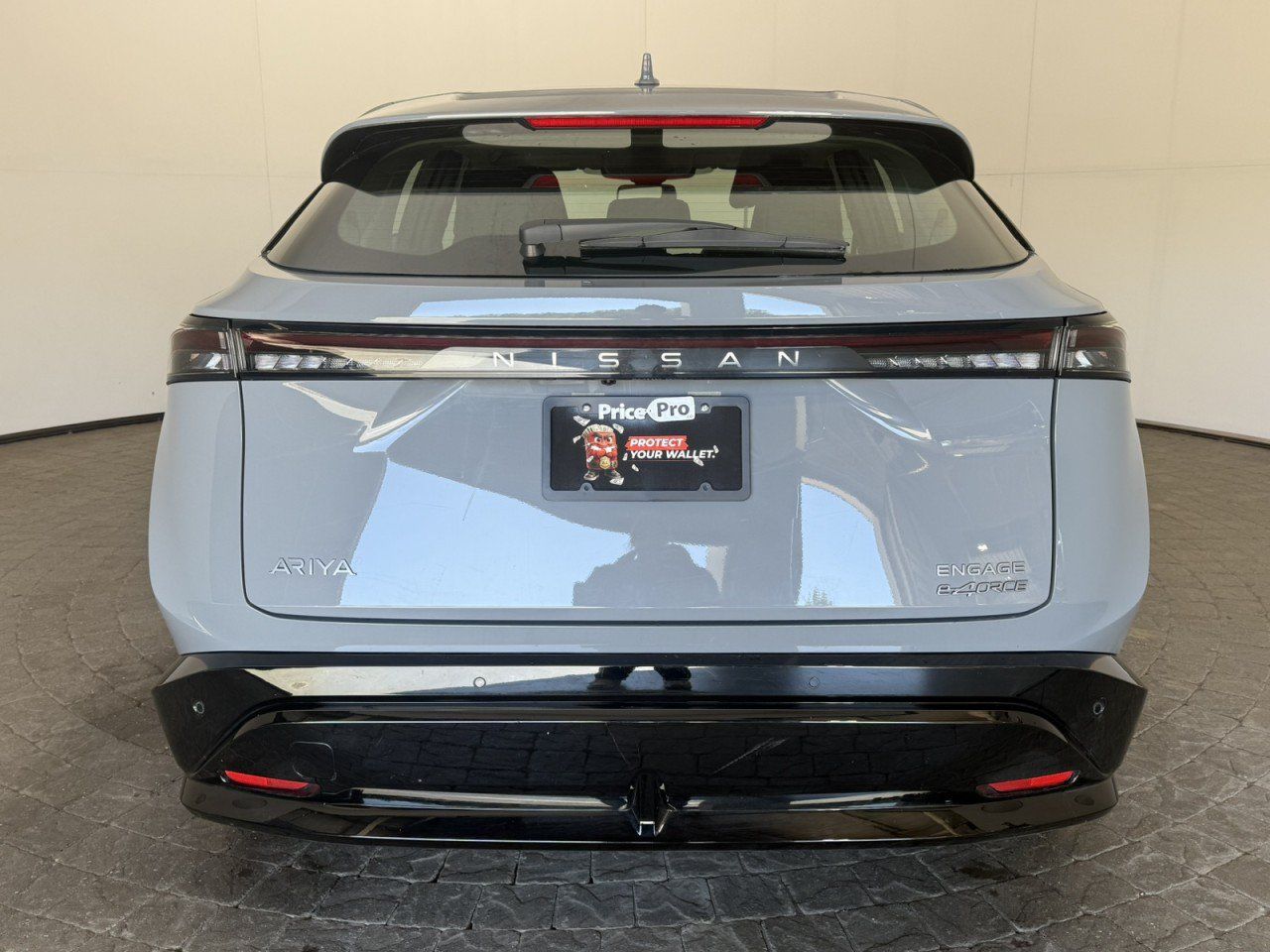 Used 2024 Nissan Ariya AWD image 6