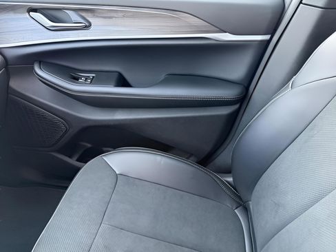 New 2026 Jeep Grand Cherokee Altitude AWD/4WD image 24