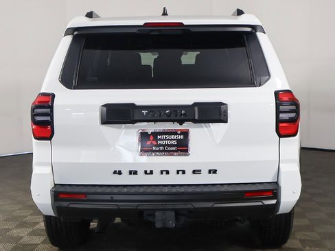 Used 2025 Toyota 4Runner TRD Off-Road image 11