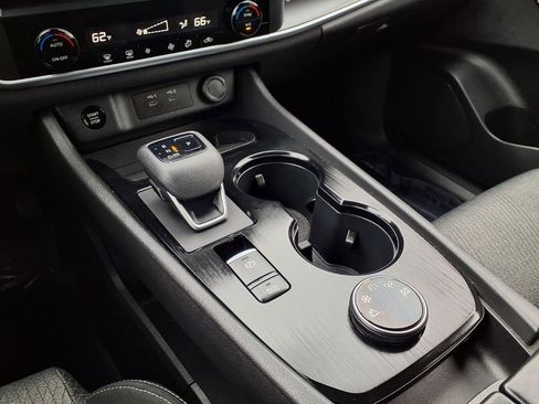 Certified 2025 Nissan Rogue SV image 11