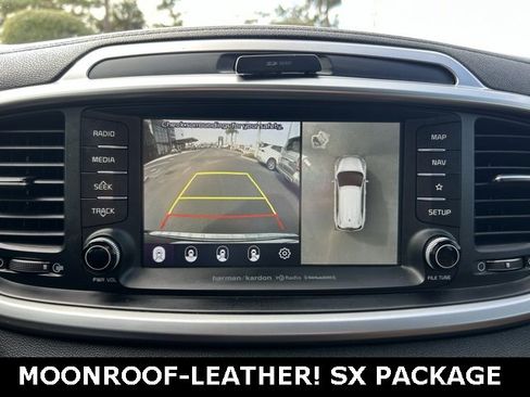 Used 2020 Kia Sorento SX image 26