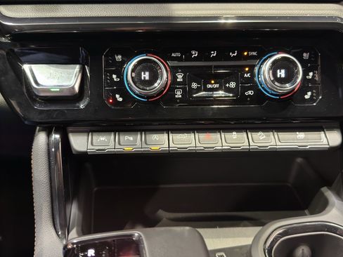 Used 2022 GMC Sierra 1500 AT4 w/ AT4 Premium Package image 35