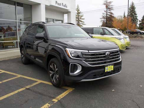 New 2026 Volkswagen Atlas SE image 3