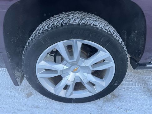 Used 2017 Chevrolet Suburban Premier image 16