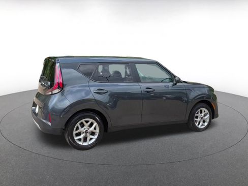 Used 2025 Kia Soul LX w/ LX Technology Package FWD image 14