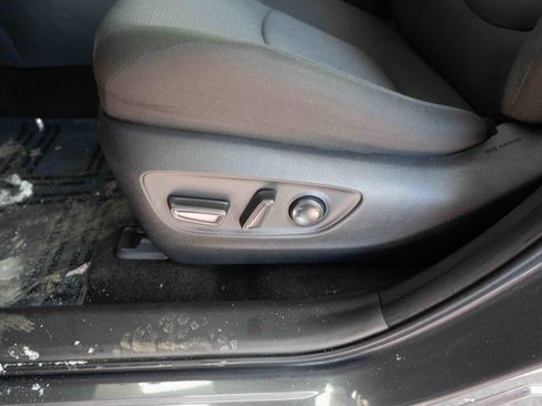 Used 2025 Toyota RAV4 XLE image 12