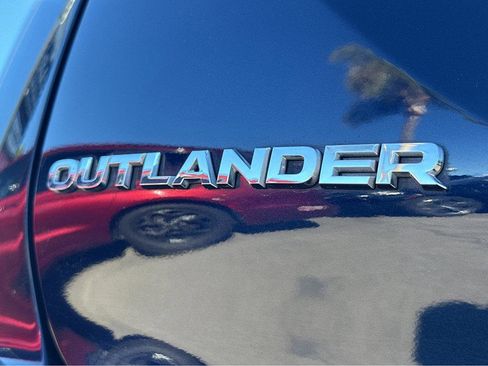 Used 2023 Mitsubishi Outlander SEL image 41