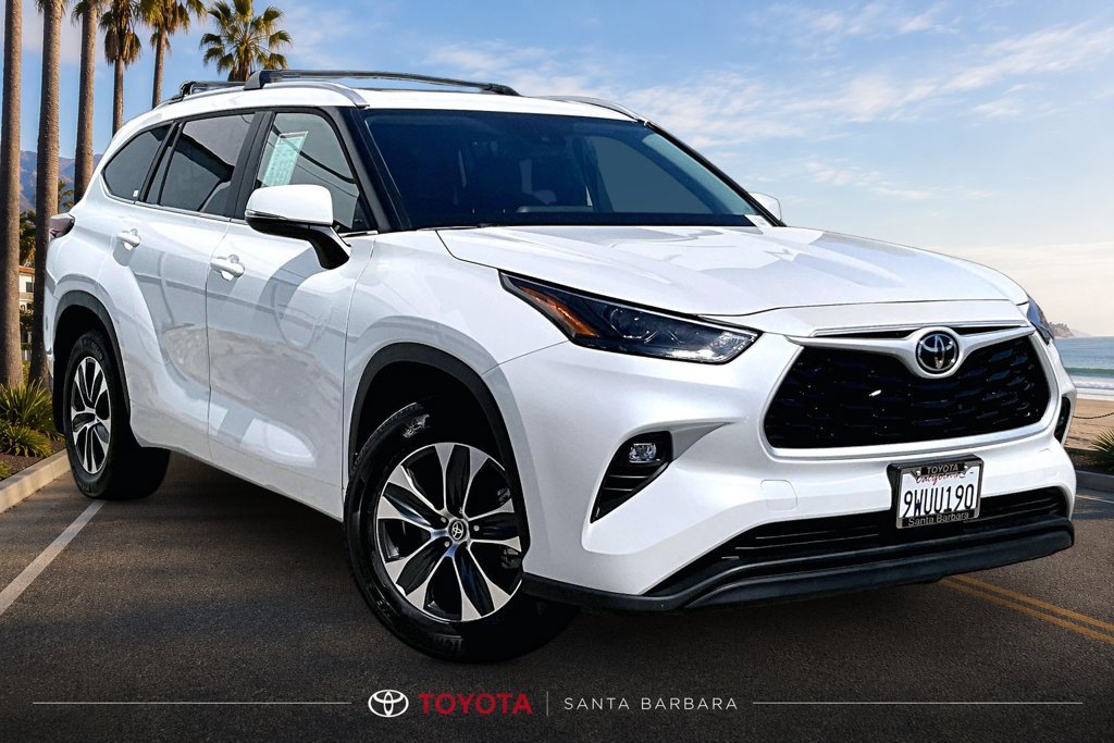 Certified 2026 Toyota Highlander XLE AWD/4WD image 1