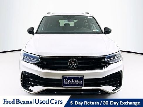 Used 2022 Volkswagen Tiguan SE R-Line image 2
