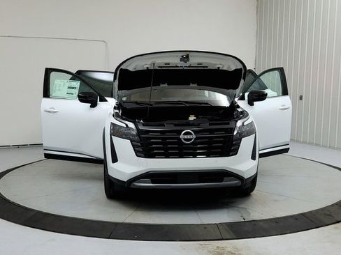 New 2026 Nissan Pathfinder Platinum image 10