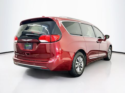 Used 2019 Chrysler Pacifica Touring-L Plus w/ Advanced Safetytec Group FWD image 9