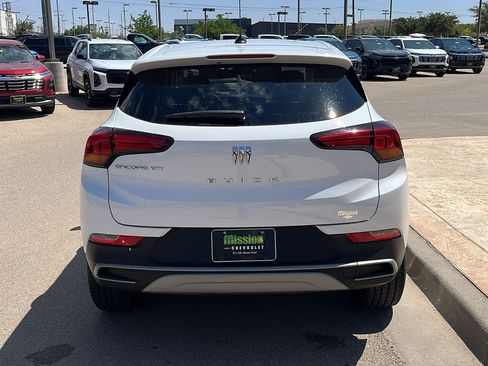 Used 2024 Buick Encore GX Preferred FWD image 7