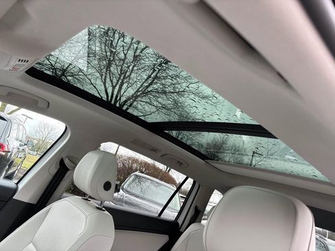 Used 2021 Volkswagen Tiguan SEL image 26