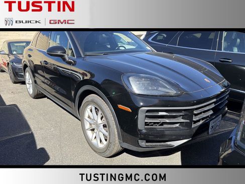 Used 2024 Porsche Cayenne AWD/4WD image 1