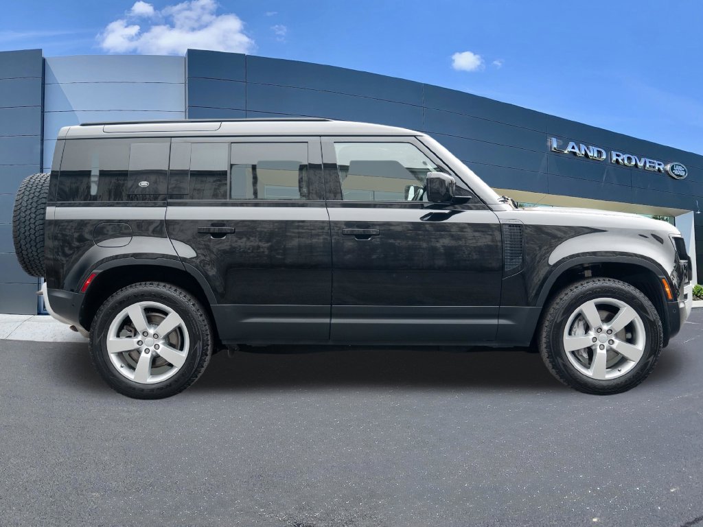 Used 2023 Land Rover Defender 110 SE AWD/4WD image 9