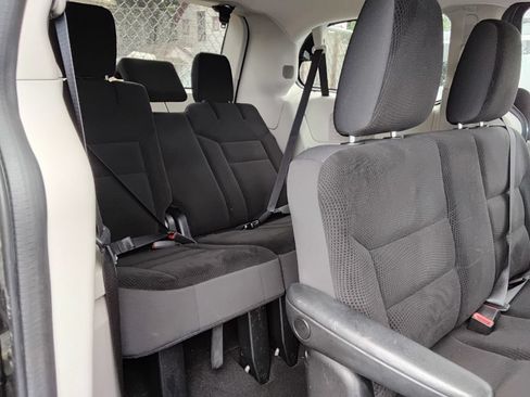 Used 2019 Dodge Grand Caravan SE w/ UConnect Hands-Free Group FWD image 10