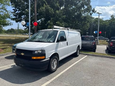 Used 2019 Chevrolet Express 2500 w/ Driver Convenience Package RWD image 3
