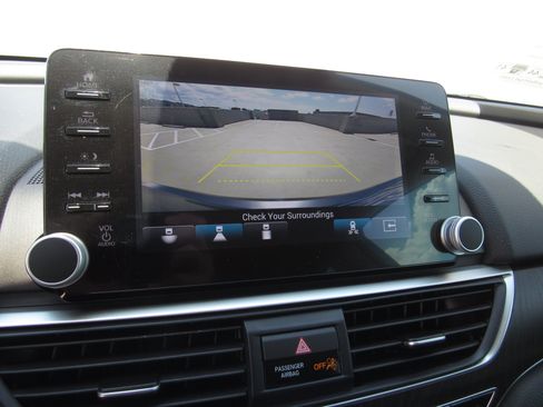 Used 2021 Honda Accord Touring image 19