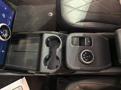 Used 2022 Ford Mustang Mach-E Select image 18